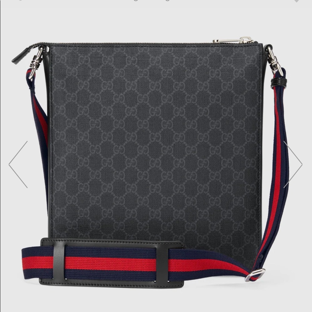 🤩😍Gucci's iconic GG Supreme canvas in black/grey. (Serious inquiries only)